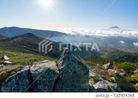 金峰山、朝日岳と周辺の景色 金峰山、朝日岳と周辺の景色 122924368