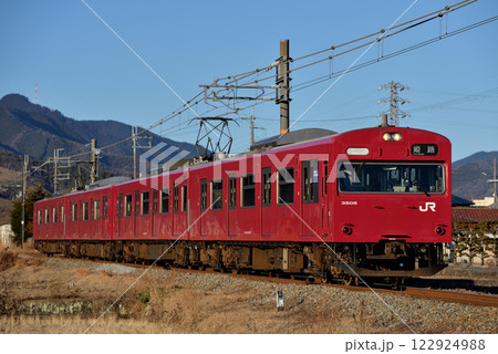 播但線を走る103系3500番台普通電車4両 122924988