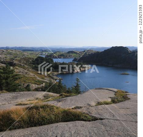 Idyllic landscape on Eigeroya, Egersund,  Norway. 122925393