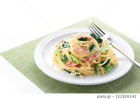 小松菜とベーコンの和風パスタ 122926142