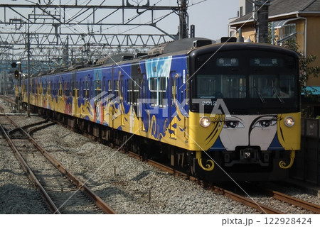保谷駅に進入する西武3000系 3011F 保谷駅に進入する西武3000系 3011F 122928424