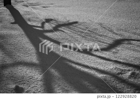 雪景色の市立美術館 122928820