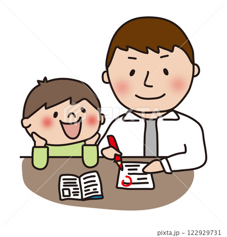 息子の勉強の採点をするパパ 122929731