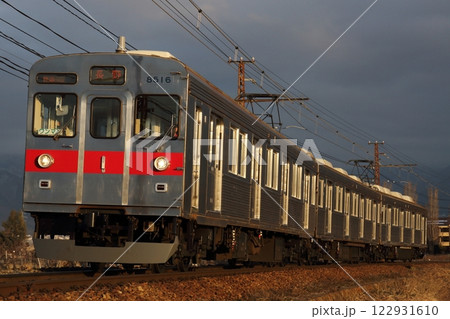 夕日を浴びる長野電鉄8500系 T6編成 夕日を浴びる長野電鉄8500系 T6編成 122931610