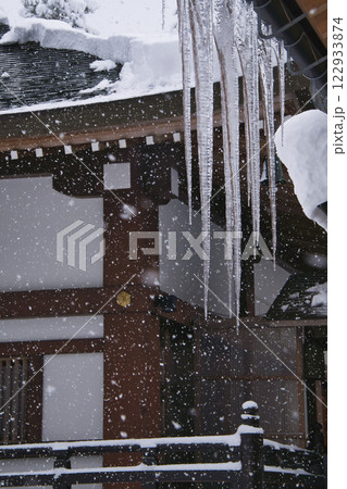 雪景色が美しい但馬大仏長楽寺 雪景色が美しい但馬大仏長楽寺 122933874
