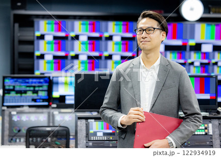 制作スタッフ　テレビ局 122934919