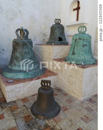 世界遺産　メキシコ合衆国　カンペチェ　教会の鐘 122935509
