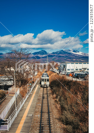 列車と浅間山【美里駅】 列車と浅間山【美里駅】 122935677