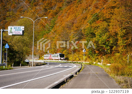 秋の釜石線（銀河ドリームライン釜石線）観光列車ひなび 122937119