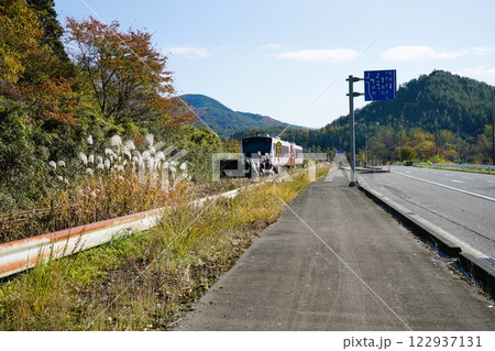 秋の釜石線（銀河ドリームライン釜石線）観光列車ひなび 122937131