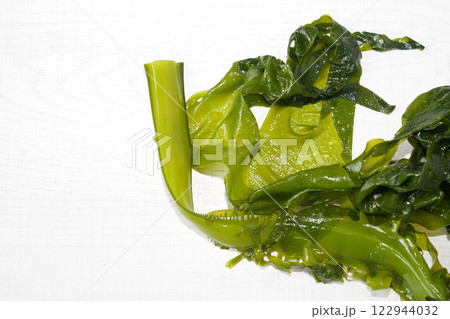 Fresh seaweed wakame. Japanese healthy food. 122944032