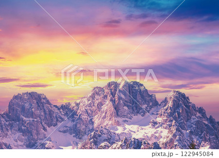 View of the Alps in Kranjska Gora at sunrise. The tops of the mountains are covered with snow. Triglav national park. Slovenia, Europe 122945084