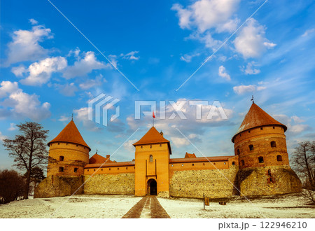 Path to ancient Trakai castle in winter, Lithuania. 122946210