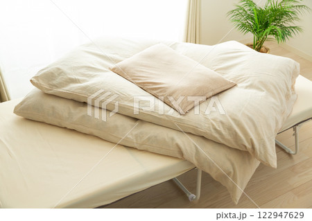 寝室の布団とベッドとマットレスと枕 寝室の布団とベッドとマットレスと枕 122947629