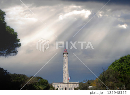 Phare des baleines, whale lighthouse,  ile de Re island, france 122948335