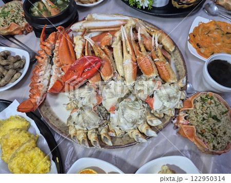 Korean seafood dishes. Korean king Crab and lobster 122950314