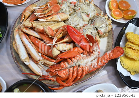 Korean seafood dishes. Korean king Crab and lobster 122950343