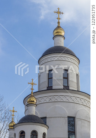 Shot of the orthodox church in the city 122951735
