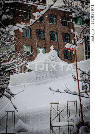 北海道　大通り　雪まつりの風景 122955971