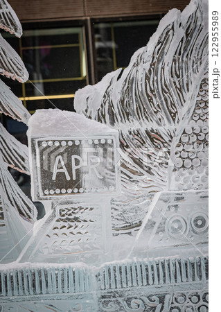 北海道　大通り　雪まつりの風景 122955989