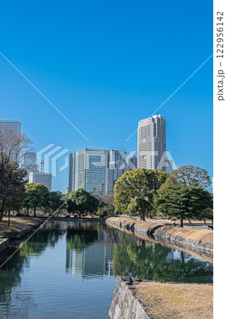 東京 浜離宮恩賜庭園の風景 東京 浜離宮恩賜庭園の風景 122956142