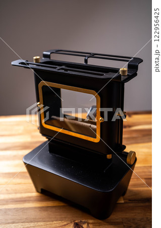 【キャンプ素材】アイロンストーブ 122956425