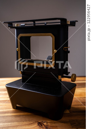 【キャンプ素材】アイロンストーブ 122956427