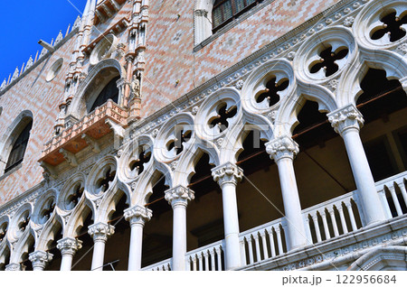 Doges Palace in Venice. The Venice finds several pedestrian streets and squares with beautiful architecture Doges Palace in Venice. The Venice finds several pedestrian streets and squares with beautiful architecture 122956684