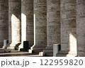 バチカン市国・サンピエトロ寺院　石柱アップ 122959820