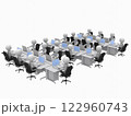 たくさんの机が並ぶオフィスで、ノートパソコンを操作して仕事するビジネスマンたち 122960743