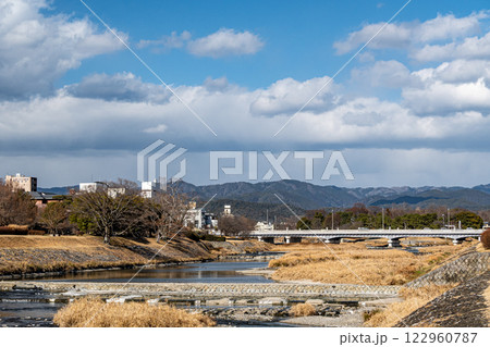 鴨川冬景色　京都市 122960787