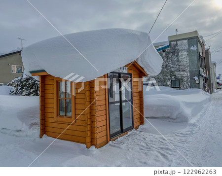 【北海道】雪の名寄・美深（バス停） 122962263