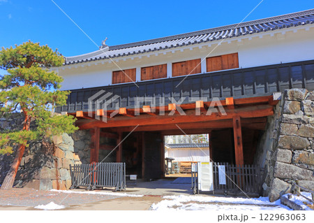 長野県松本市、国宝松本城太鼓門の風景 長野県松本市、国宝松本城太鼓門の風景 122963063