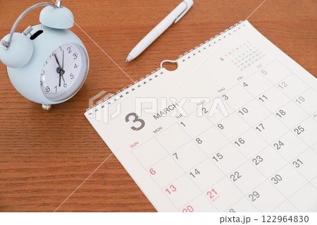 3月のカレンダーと時計 3月のカレンダーと時計 122964830