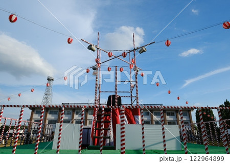 準備中の盆踊り舞台 122964899