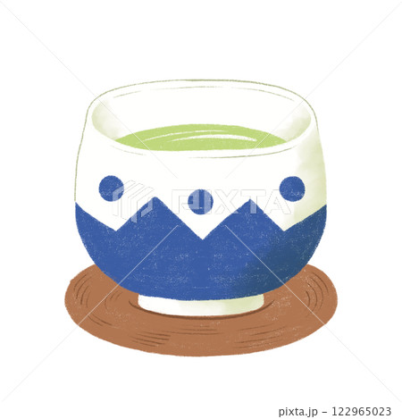 緑茶の入った湯呑み 122965023