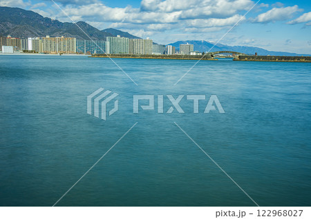 冬の琵琶湖　大津港からの景観 122968027