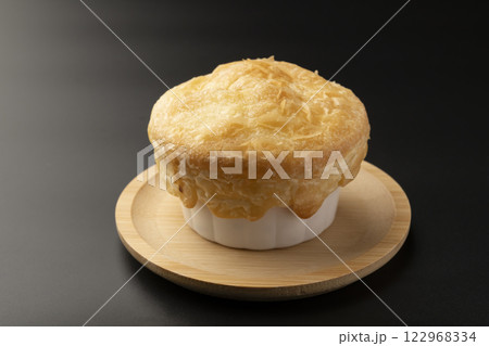 パイシチュー　パイ包みシチュー 122968334