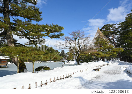 冬の兼六園　散策路 122968618