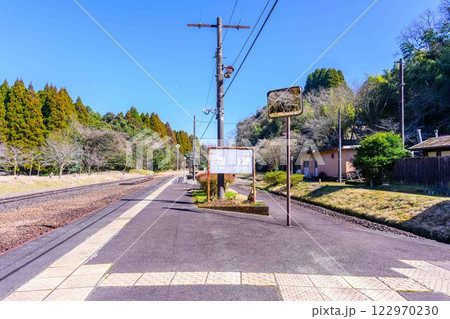(構内から観える駅舎) 大畑駅(おこばえき) (アニメ聖地:夏目友人帳)(人吉市)JR肥薩線大畑駅 (構内から観える駅舎) 大畑駅(おこばえき) (アニメ聖地:夏目友人帳)(人吉市)JR肥薩線大畑駅 122970230