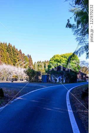 (駅前道路風景)　大畑駅（おこばえき）　(アニメ聖地：夏目友人帳)(人吉市)JR肥薩線大畑駅 122970232