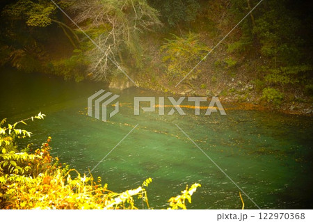 ユーシンブルーと渓谷 122970368