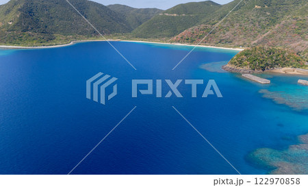 奄美大島瀬戸内町西古見集落 122970858