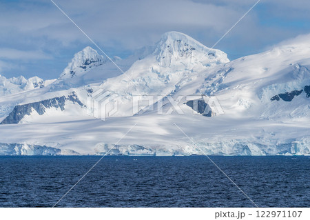 Antarctic landscape near Anvers Island 122971107