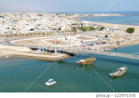 オマーンの港湾都市、スールの美しい眺め オマーンの港湾都市、スールの美しい眺め 122971358