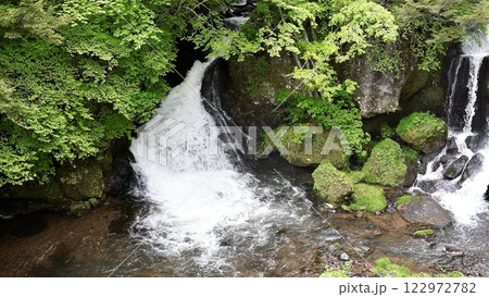 栃木県日光市の竜頭ノ滝 122972782