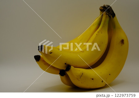 バナナ　素材　物撮り 122973759