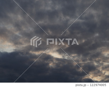 朧げな空 122974005
