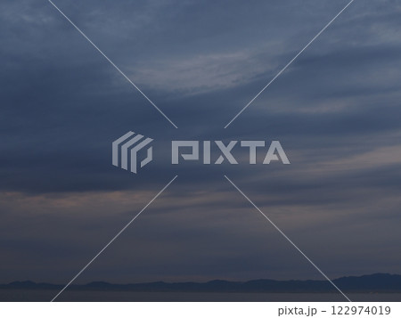 朧げな空 122974019