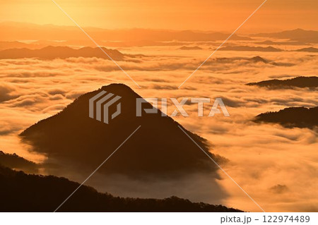 大江山の雲海 大江山の雲海 122974489